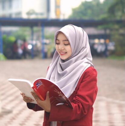 Wisudawan Berprestasi