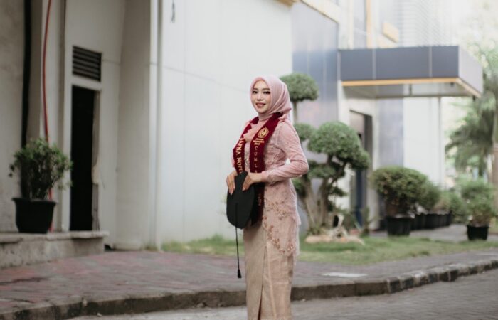 Wisudawan Berprestasi