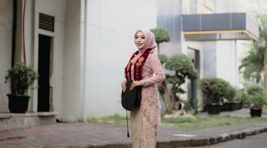 Wisudawan Berprestasi