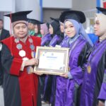 wisudawan berprestasi