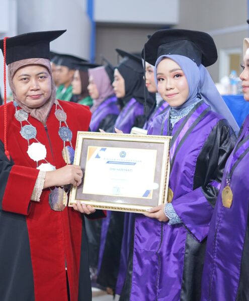 wisudawan berprestasi