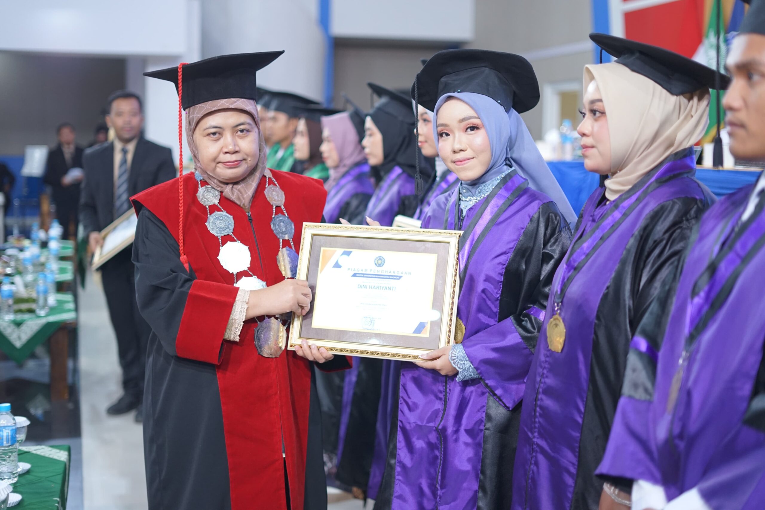 wisudawan berprestasi
